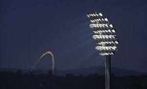 Tiang Lampu Sorot Lapangan